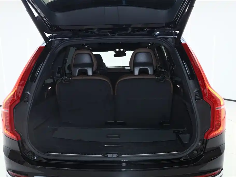 Volvo XC90 2024 B6 Luxury 7 мест