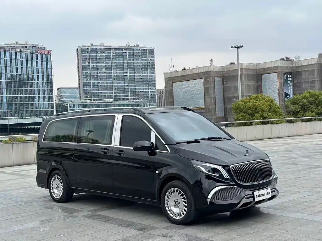 Mercedes-Benz Vito 2023 2.0T 7 мест