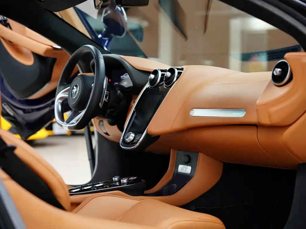 McLaren GT — миниатюра 39