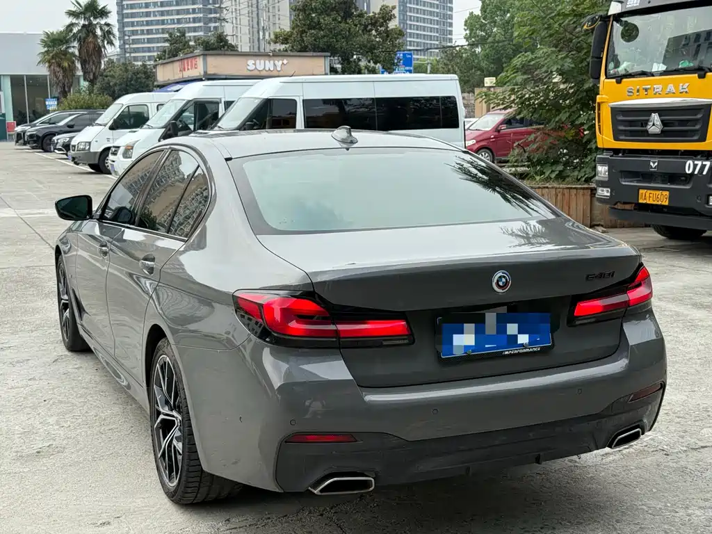 BMW 5 Series (Import) — миниатюра 5