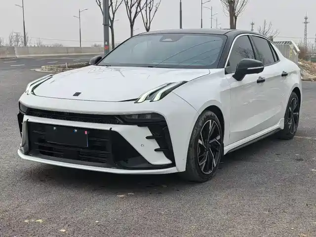2025 Lynk & Co 03