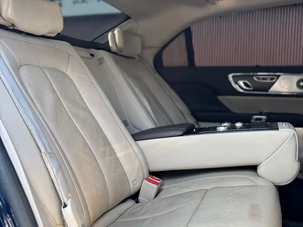 Lincoln Continental — миниатюра 16