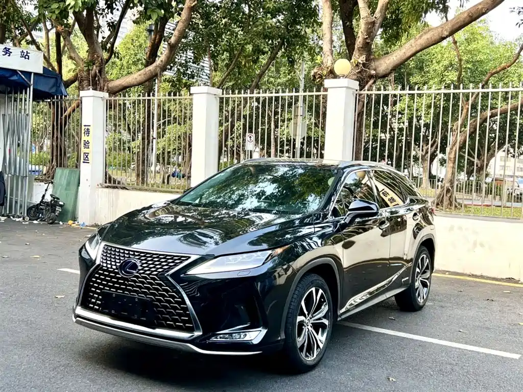 Lexus RX 2021