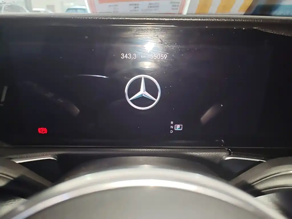 Mercedes-Benz GLB — миниатюра 12
