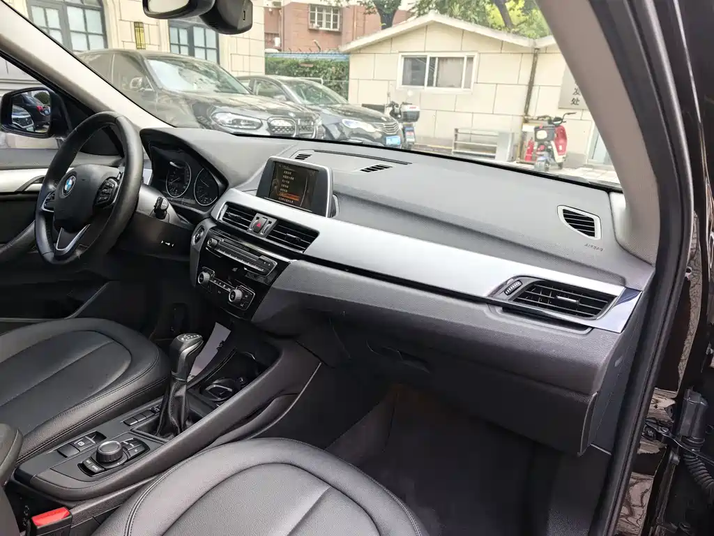 BMW X1 — миниатюра 11