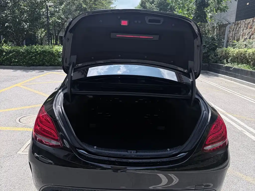 Mercedes-Benz C-Class — миниатюра 13