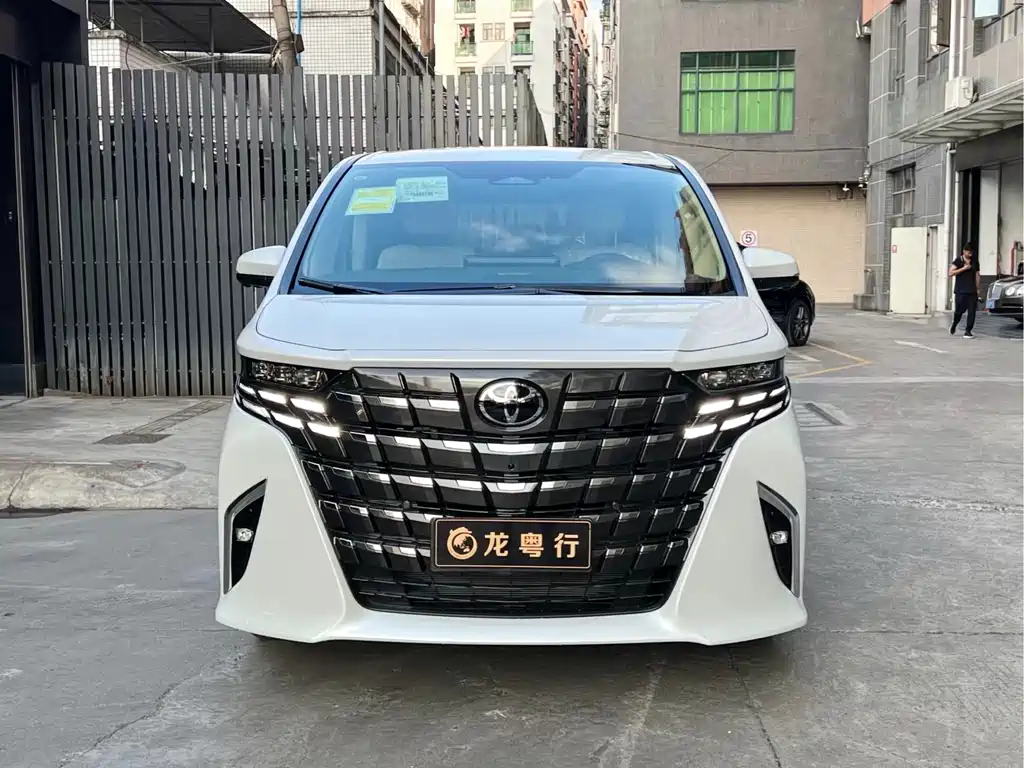 Toyota Alphard 0