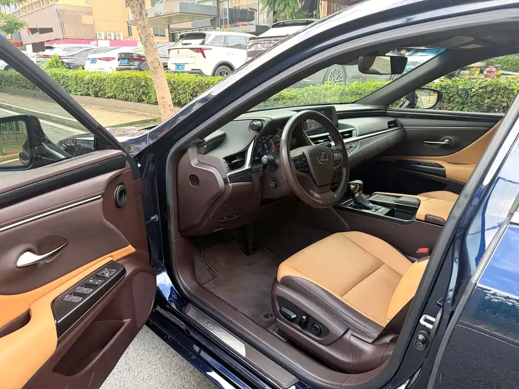 Lexus ES — миниатюра 6