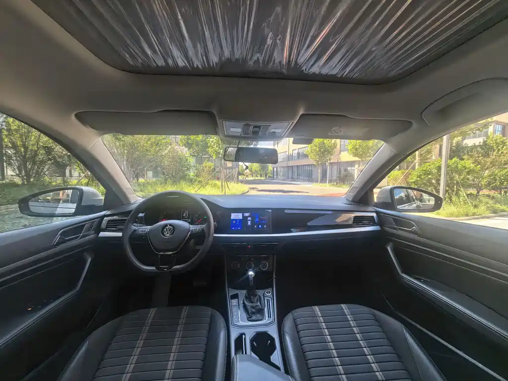 Volkswagen Lavida — миниатюра 6