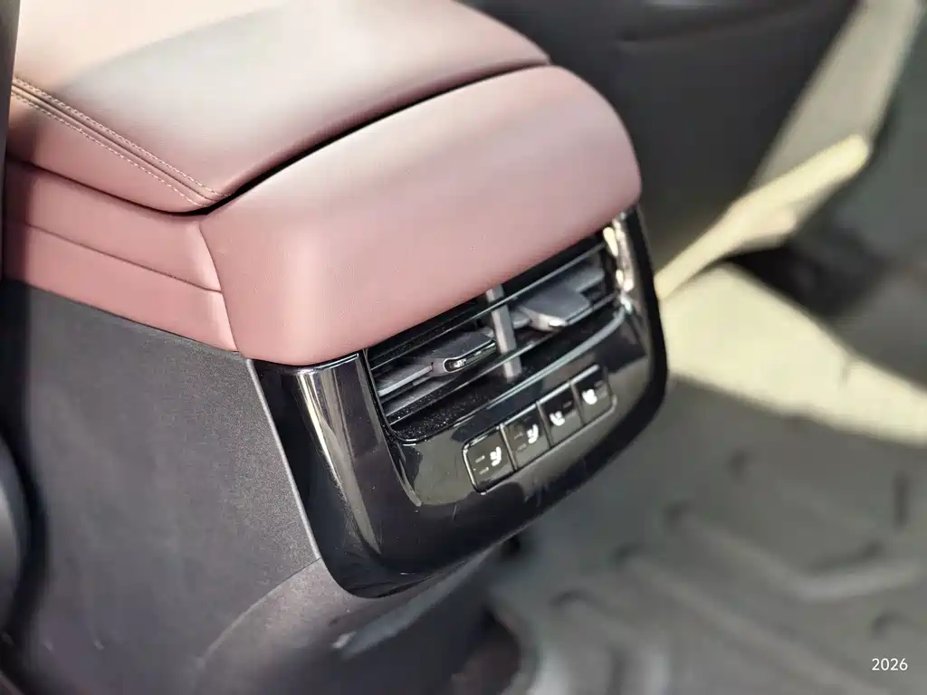 BYD Seal 07 DM-i — миниатюра 9