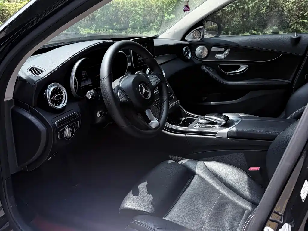 Mercedes-Benz C-Class — миниатюра 9