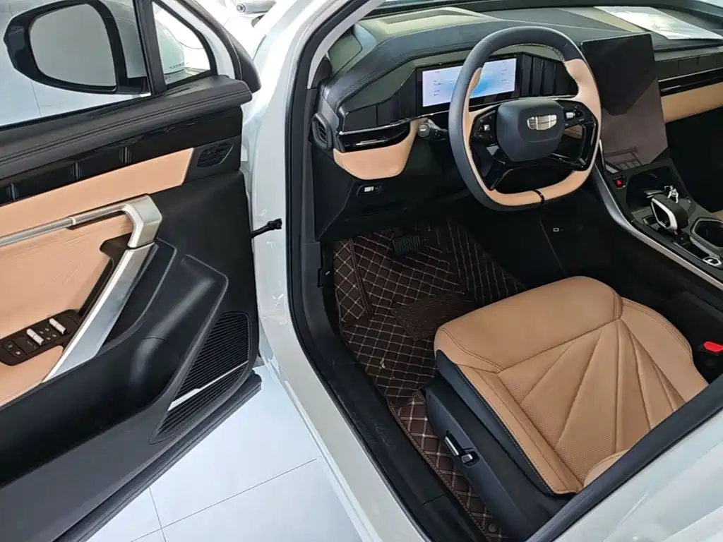 Geely Boyue L — миниатюра 16