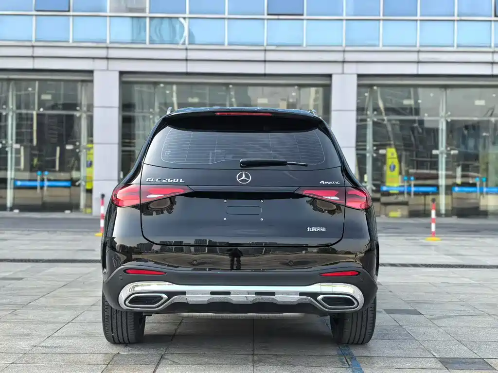 Mercedes-Benz GLC 2023 GLC 260 L 4MATIC Luxury 5 мест