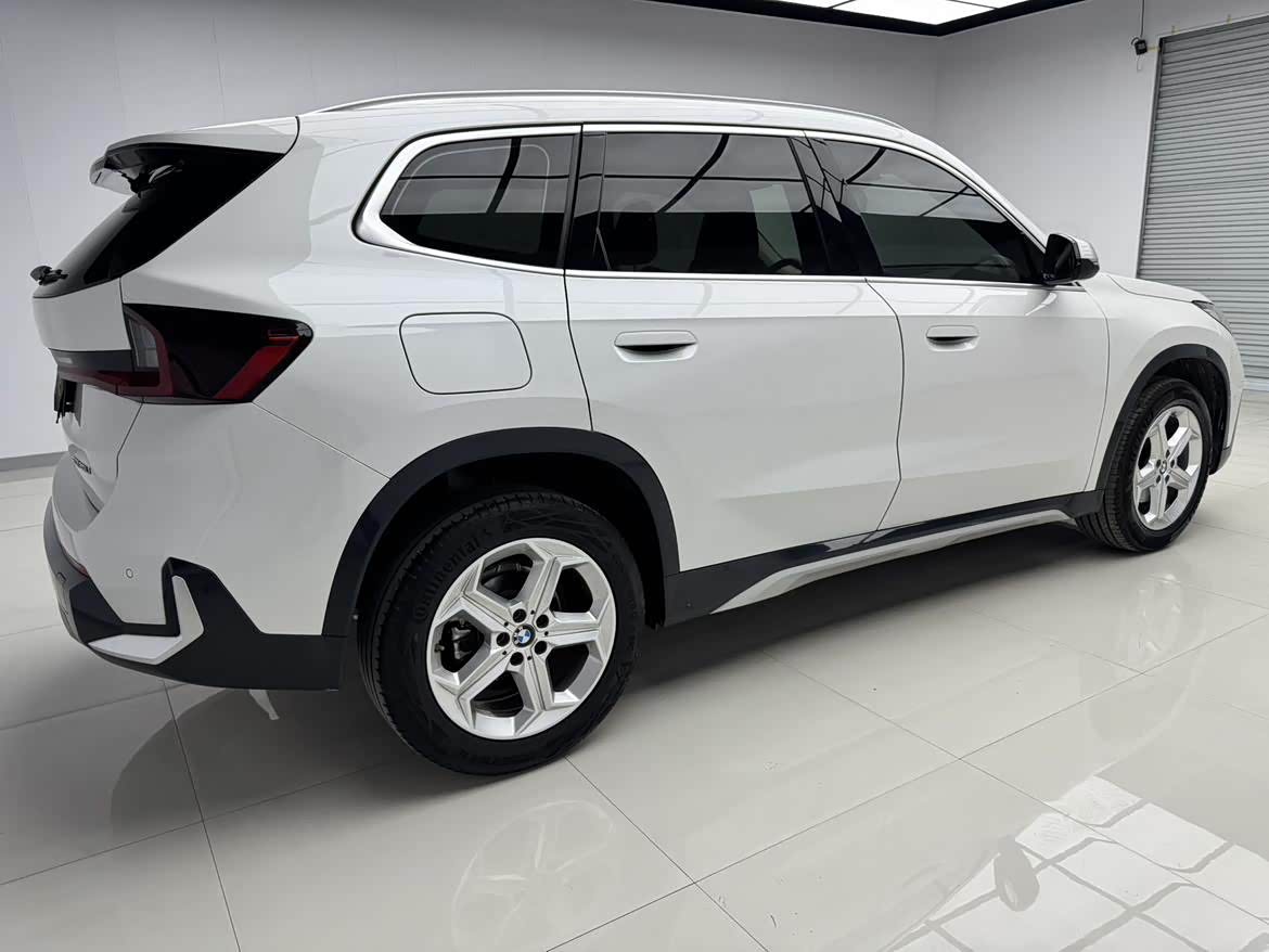 BMW X1 1.5 л 2023 г. Белый, пробег 40000 км