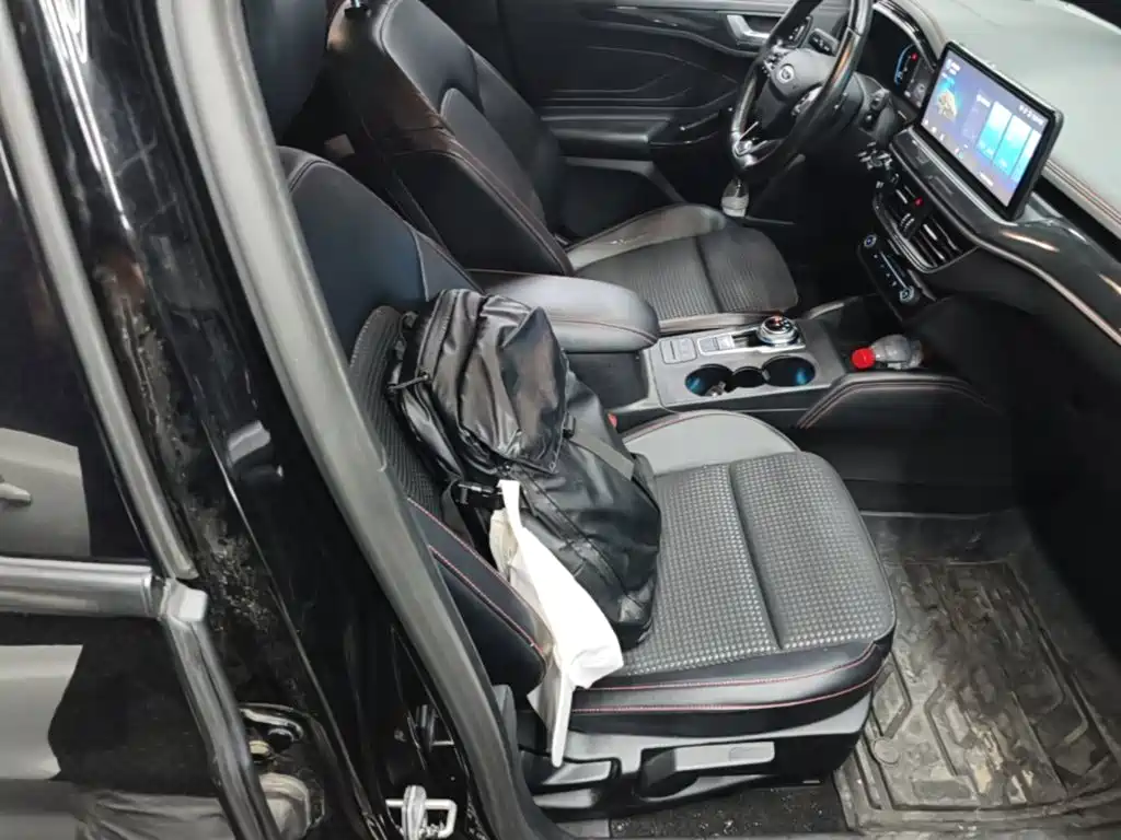 Ford Focus — миниатюра 25