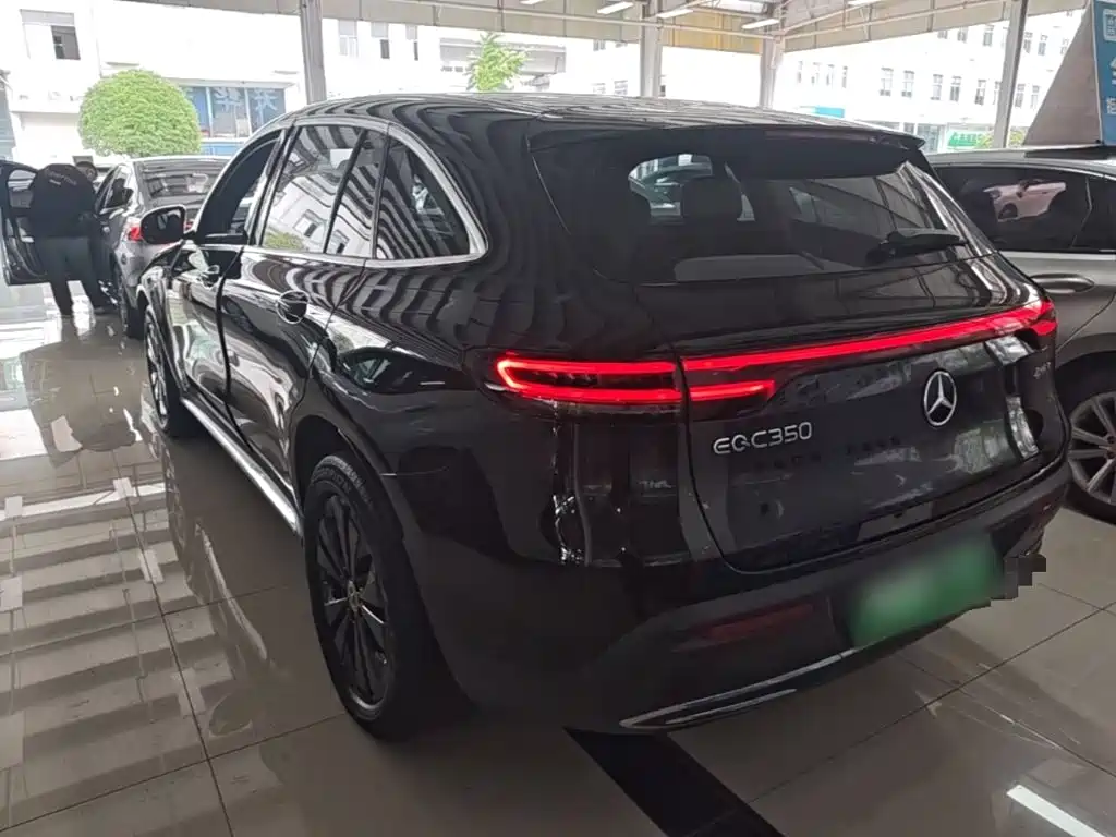 Mercedes-Benz EQC — миниатюра 5