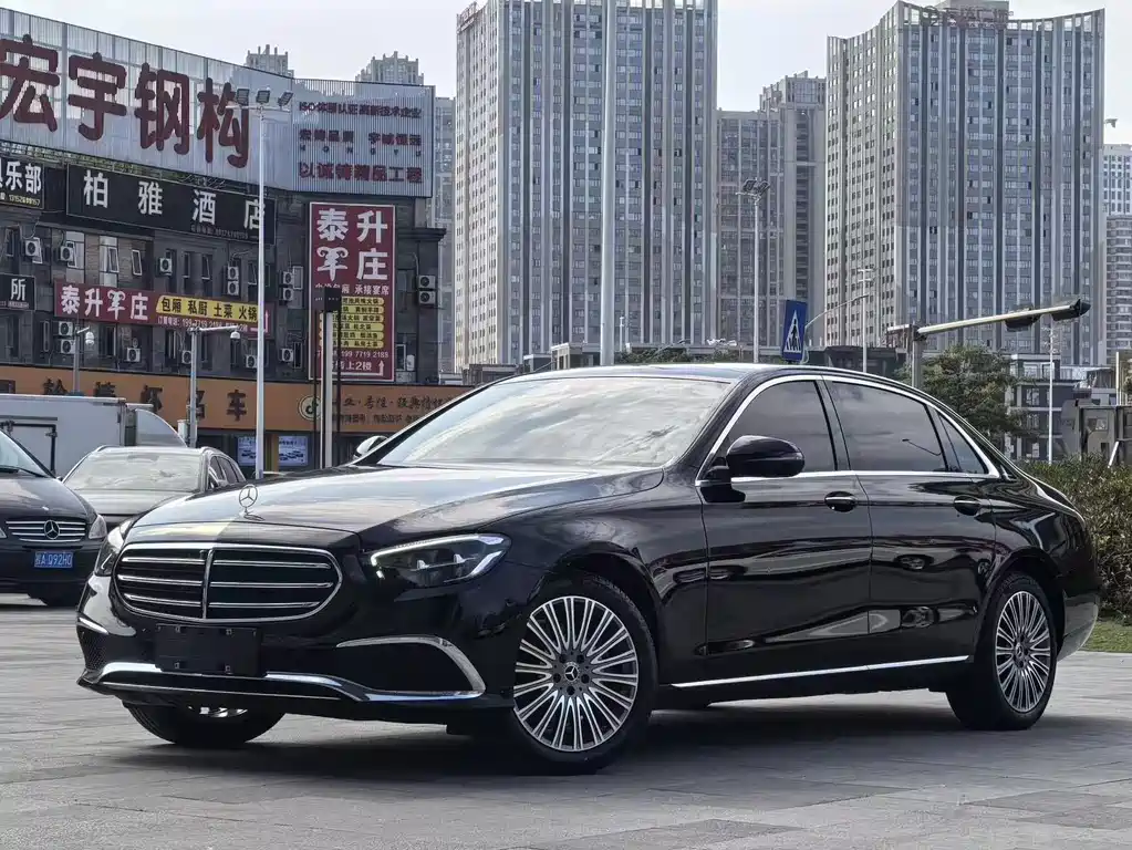 Mercedes-Benz E-Class 2022