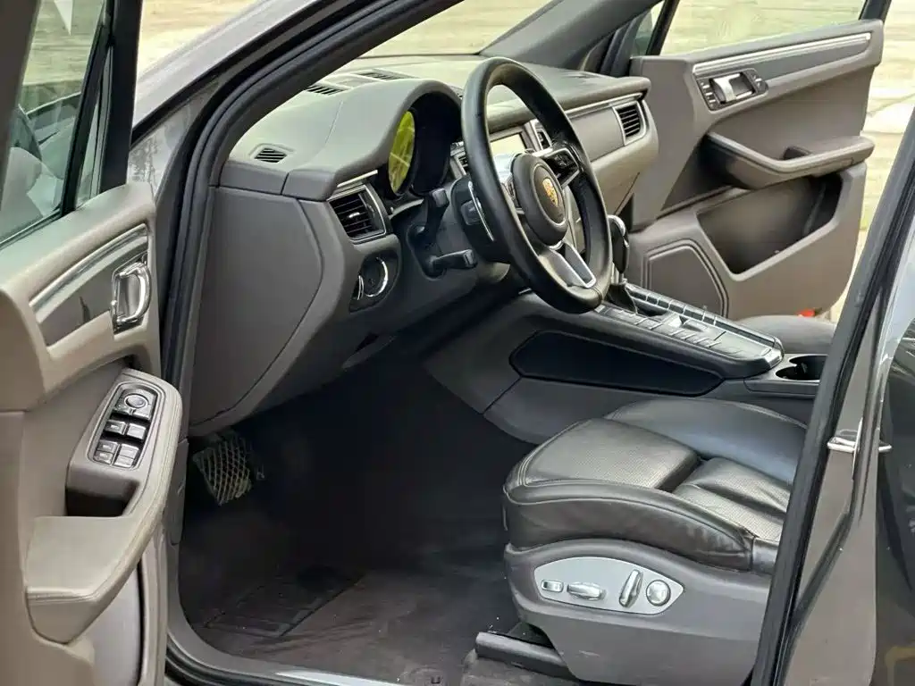 Porsche Macan — миниатюра 8
