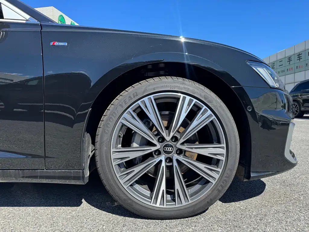 Audi A6L — миниатюра 9