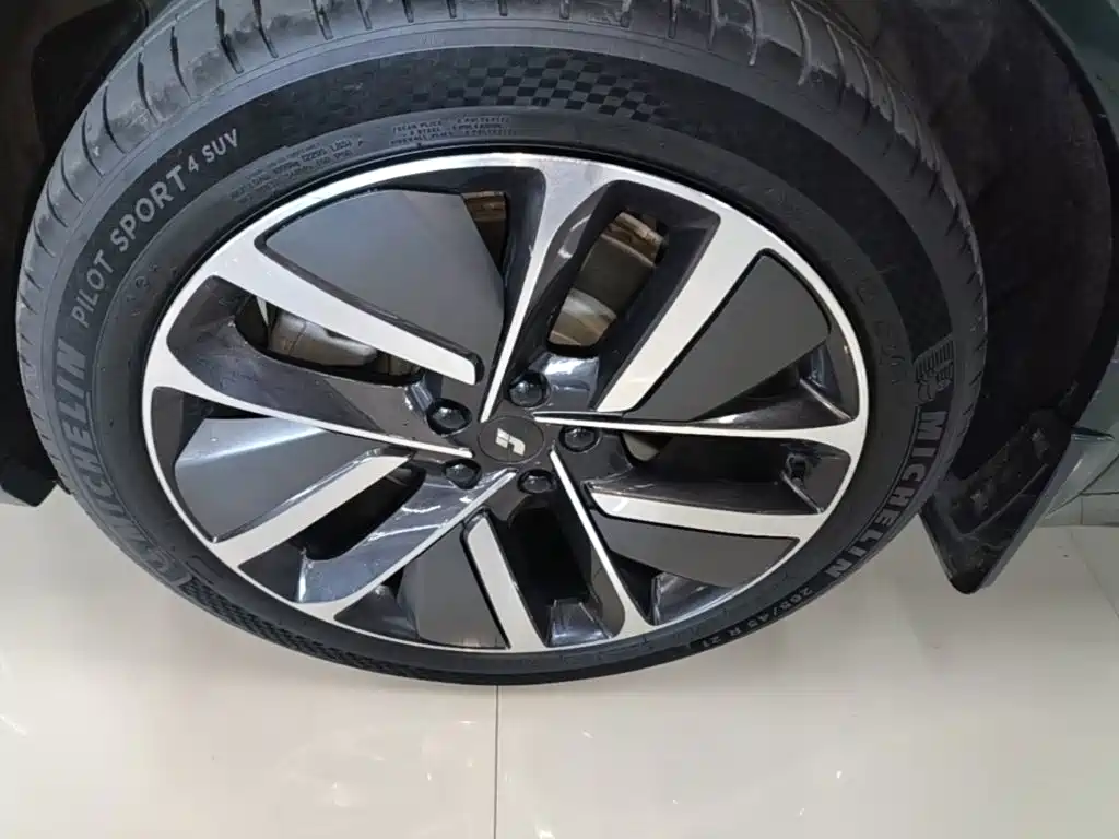 Li Auto Li L8 — миниатюра 23