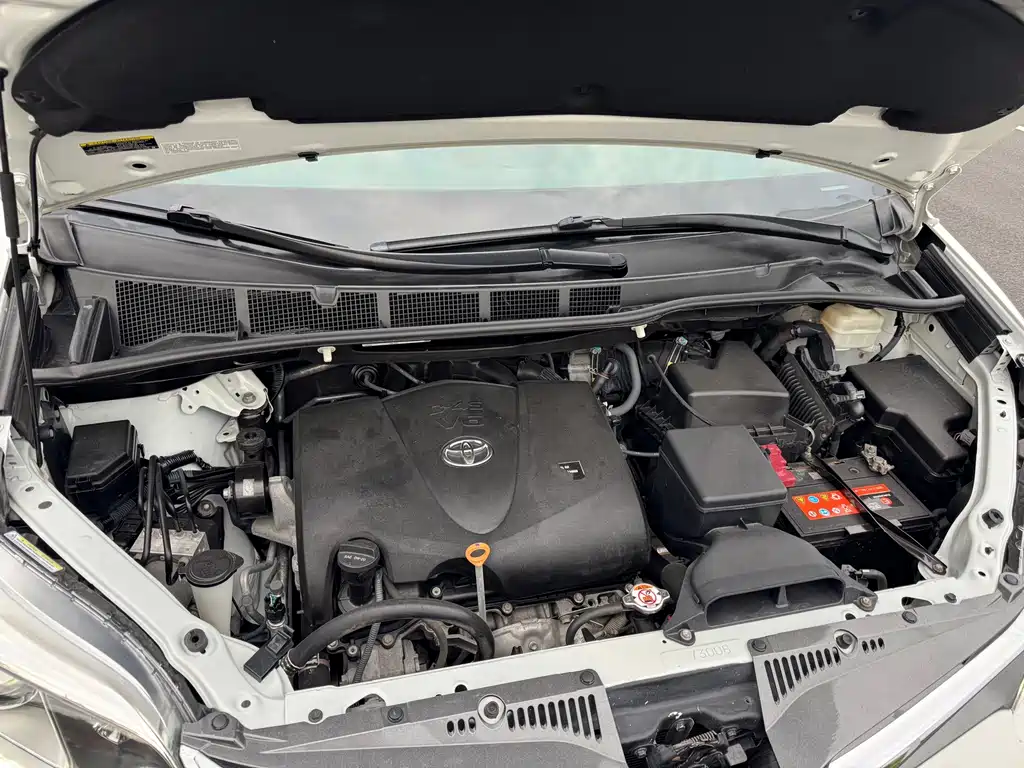 Toyota Sienna — миниатюра 26