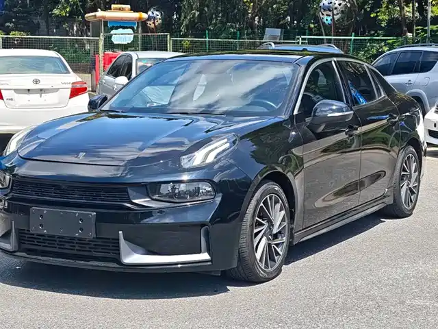 2021 Lynk & Co 03