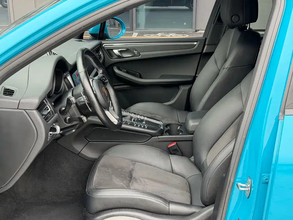 Porsche Macan — миниатюра 7