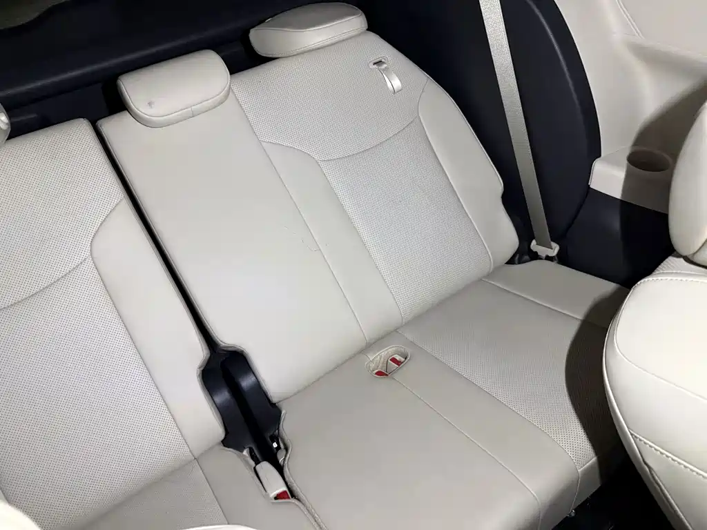 Toyota Granvia — миниатюра 11