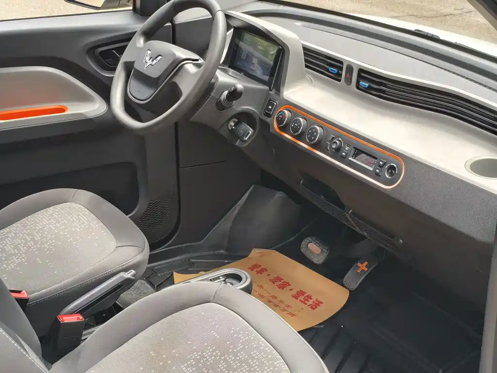 Wuling MINIEV — миниатюра 6
