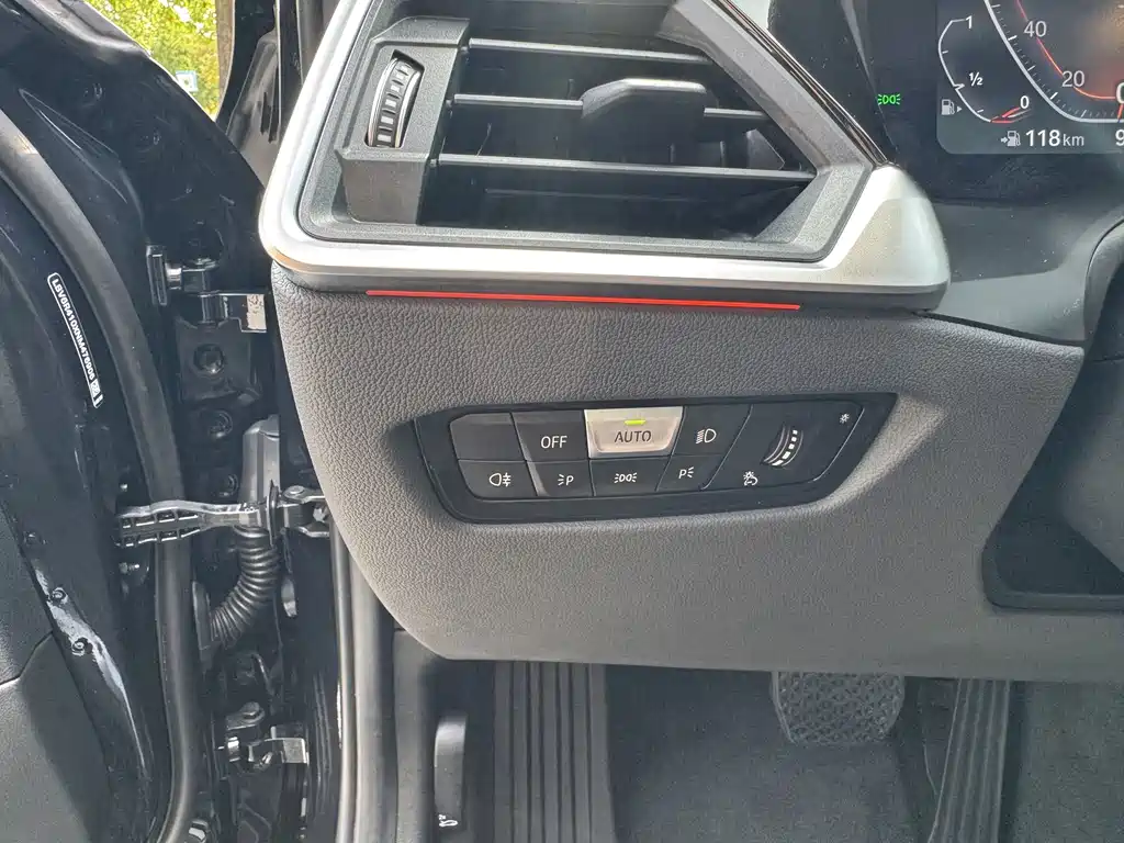 BMW 3 Series — миниатюра 21