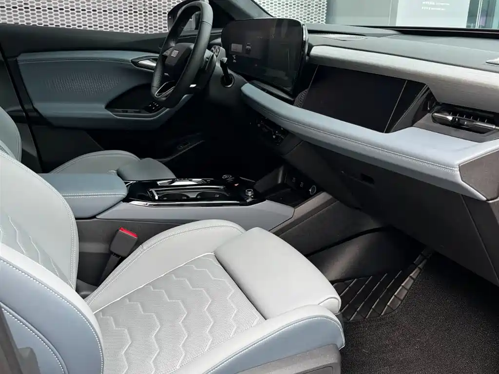 Audi Q6L e-tron — миниатюра 21