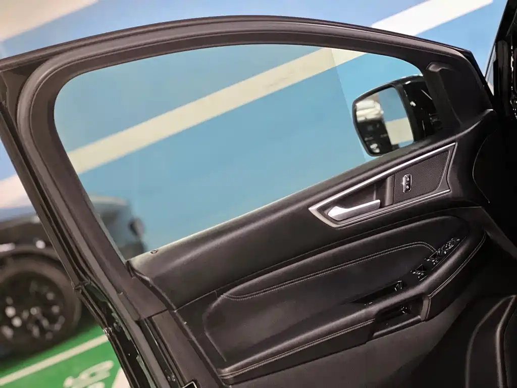 Ford Edge — миниатюра 4