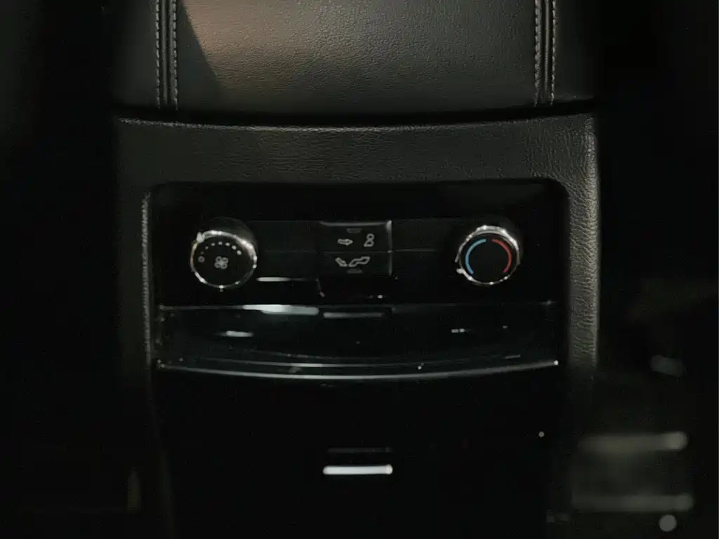 Ford Edge — миниатюра 12