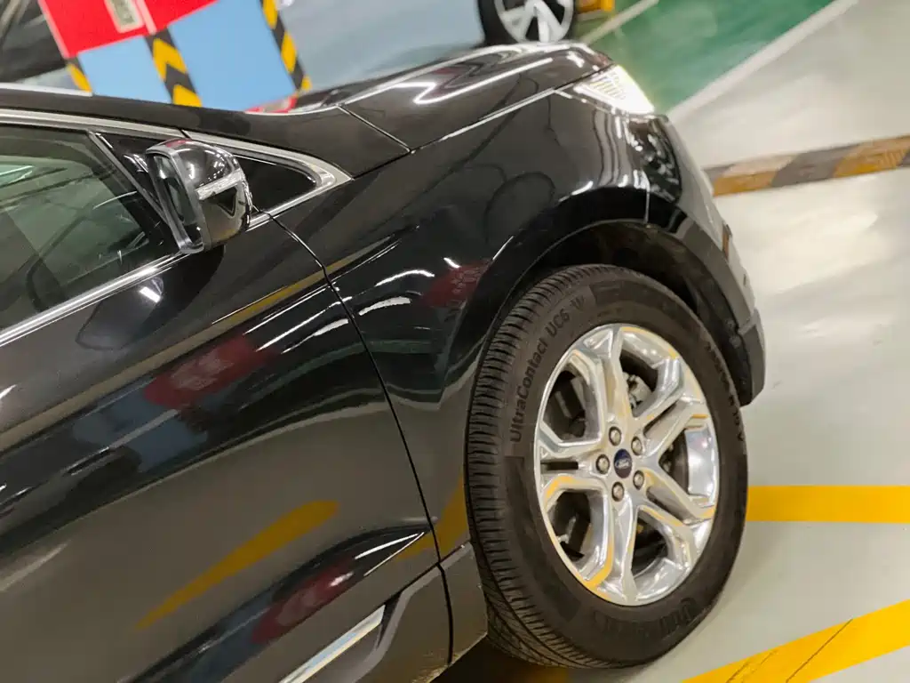 Ford Edge — миниатюра 15