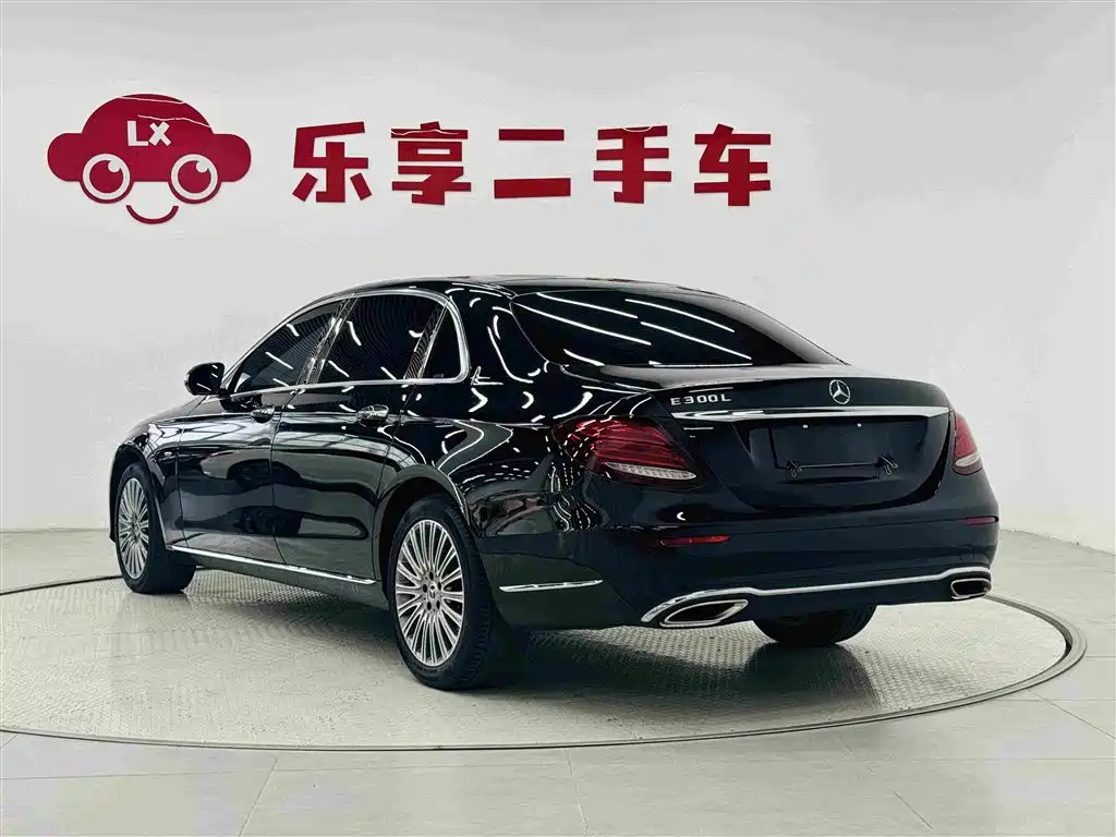 Mercedes-Benz E-Class — миниатюра 3
