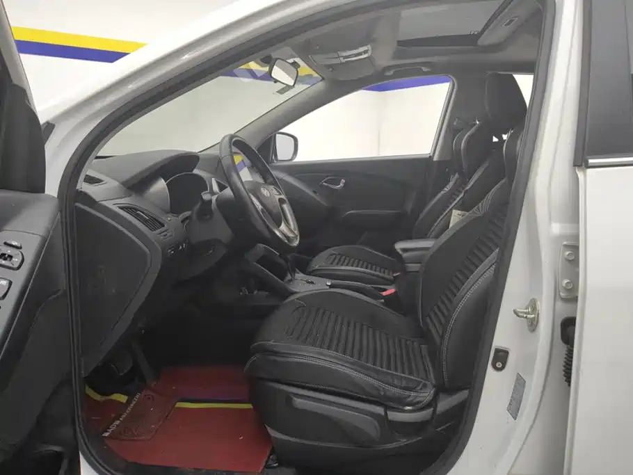 Hyundai BAIC Hyundai ix35 ix35 2015 2.0L AT IV