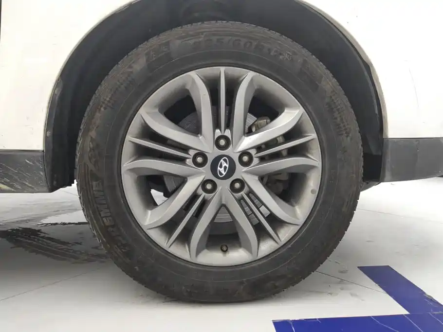 Hyundai BAIC Hyundai ix35 ix35 2015 2.0L AT IV
