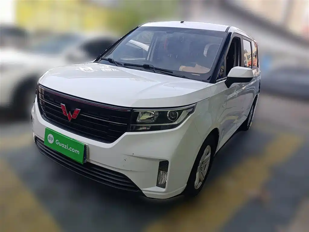 Wuling Hongguang PLUS 2020