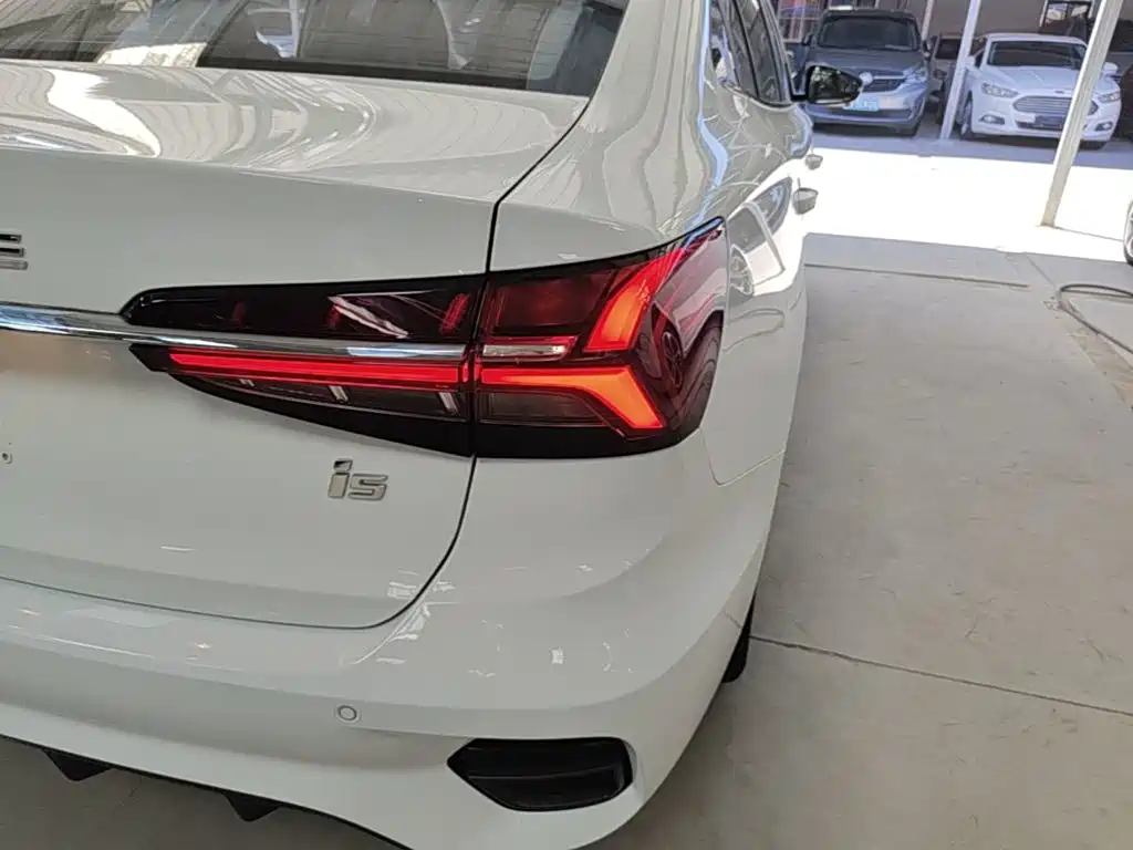 Roewe i5 — миниатюра 8