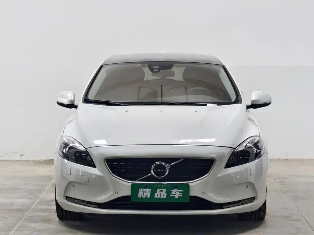 Volvo V40 — миниатюра 2