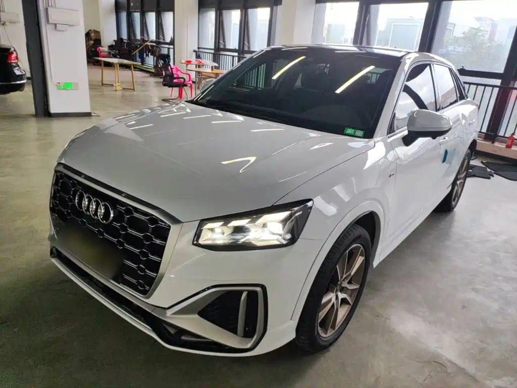 Audi Q2L 2023 35TFSI Fashion