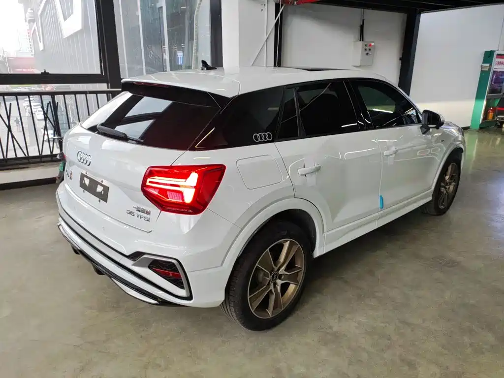 Audi Q2L 2023 35TFSI Fashion
