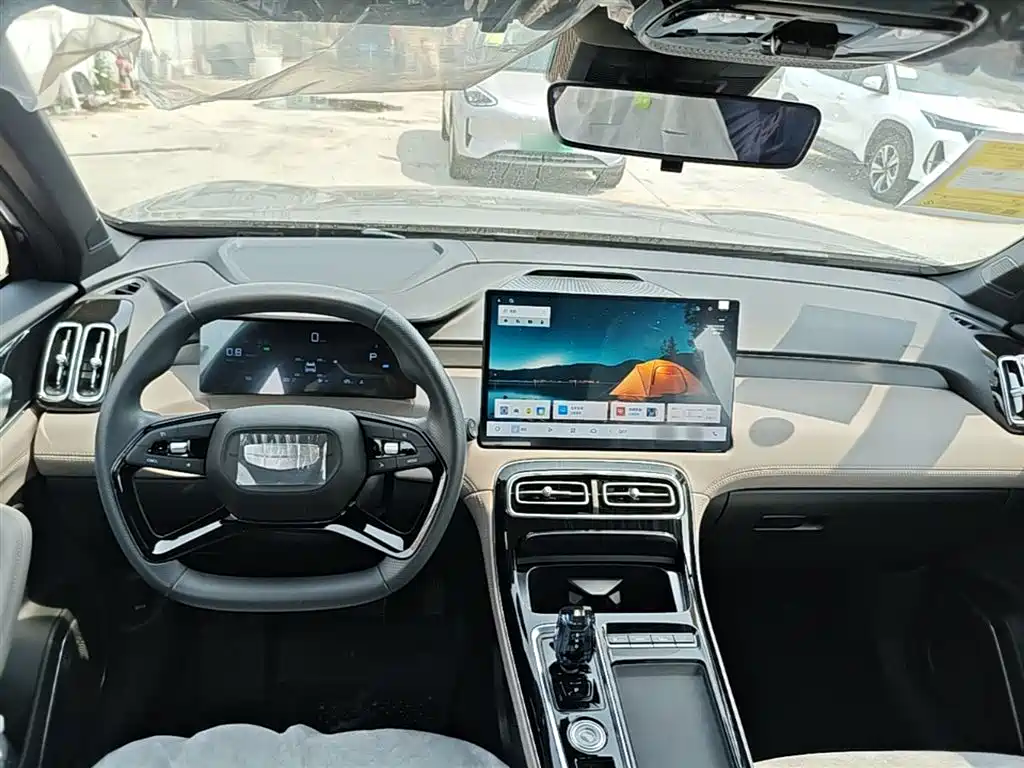 Geely Boyue L L 2025 1.5TD DCT