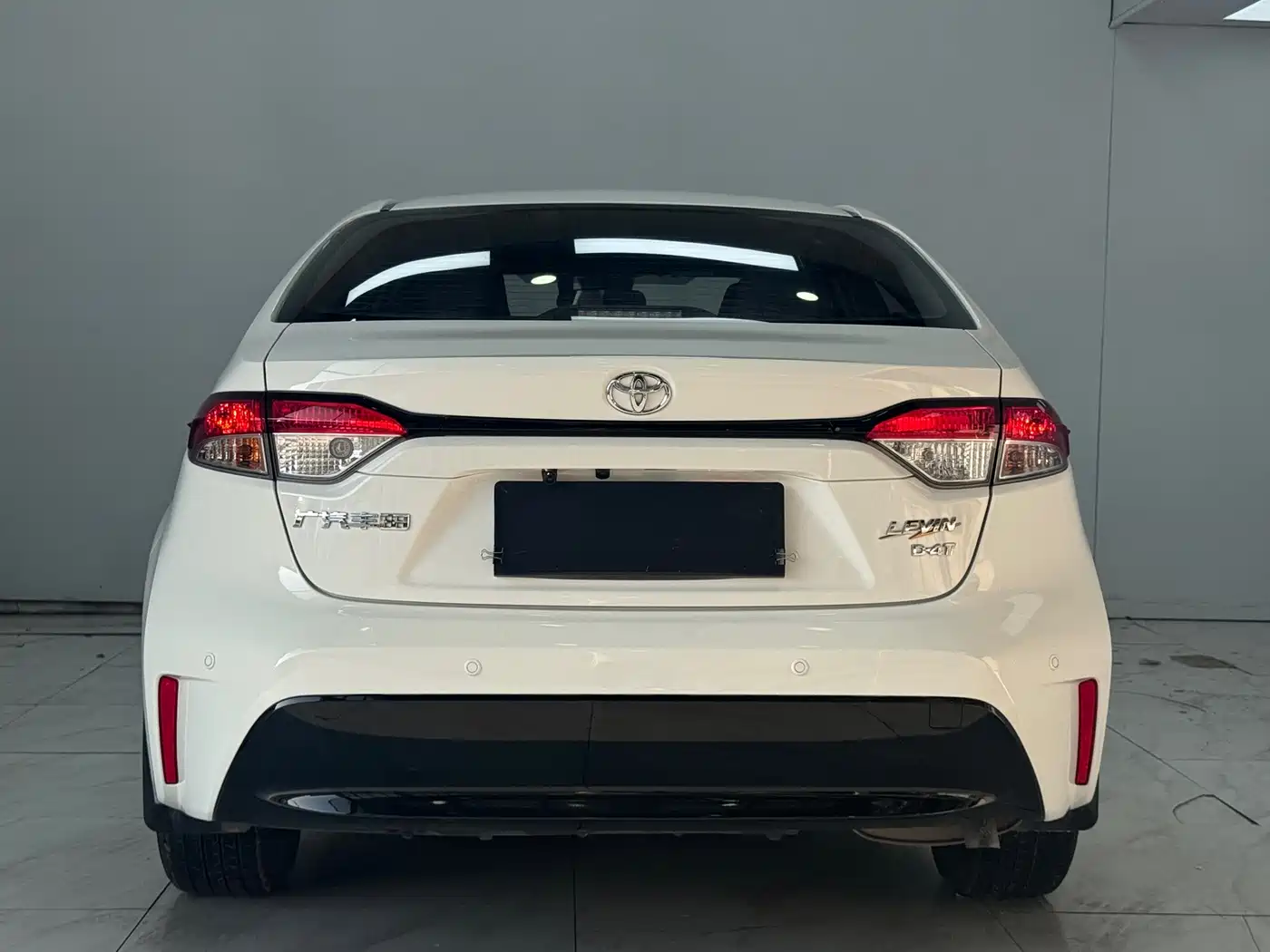 Toyota Levin 2023 Белый из Китая
