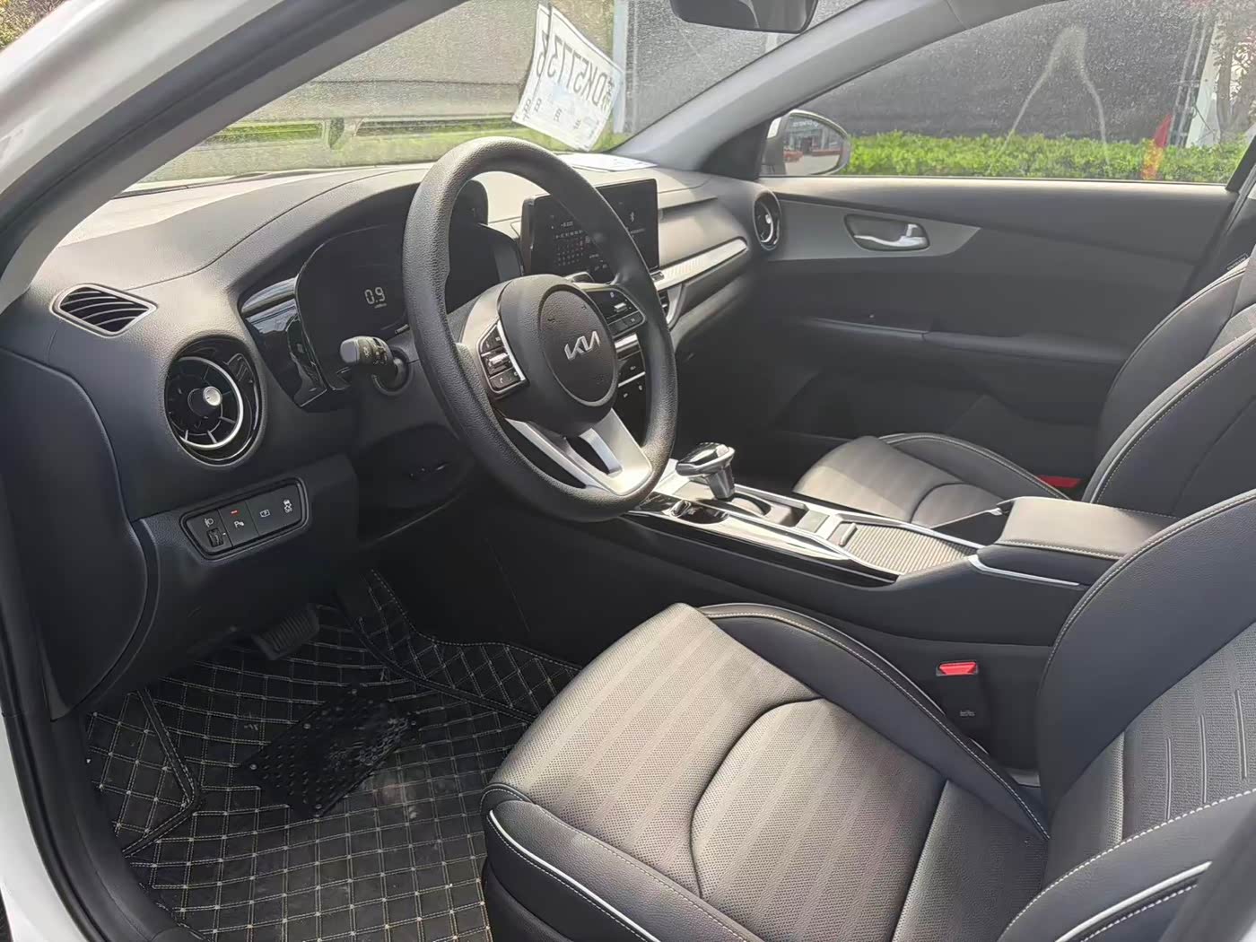 Kia K3 1.5 л 2026 г. Белый, пробег 3900 км