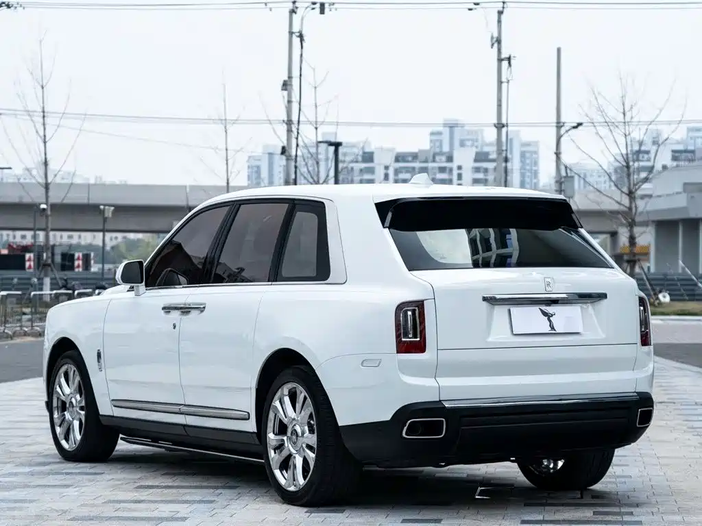 Rolls-Royce Cullinan — миниатюра 5