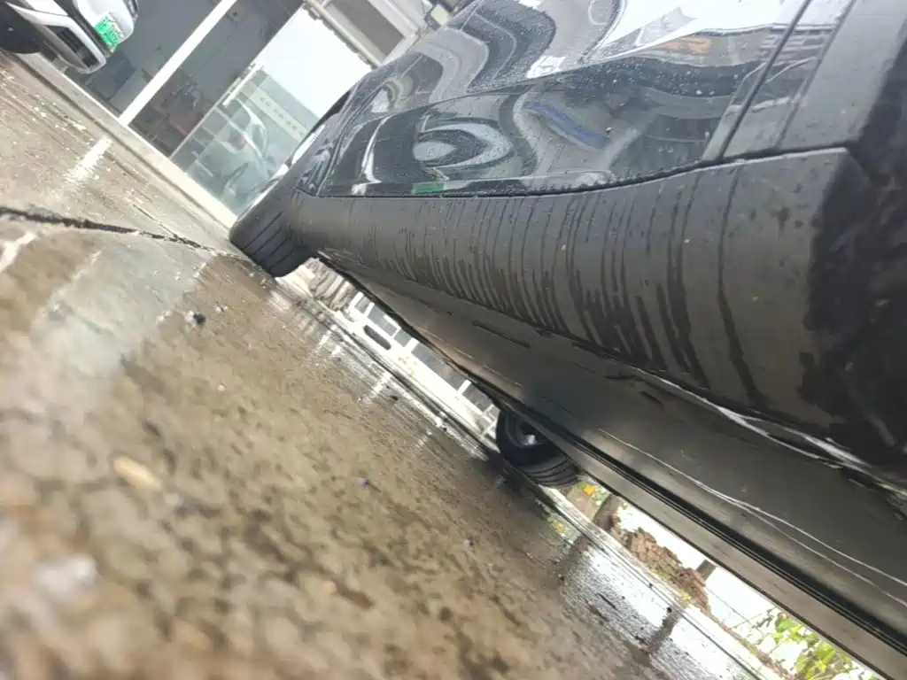 Tesla Model Y — миниатюра 21