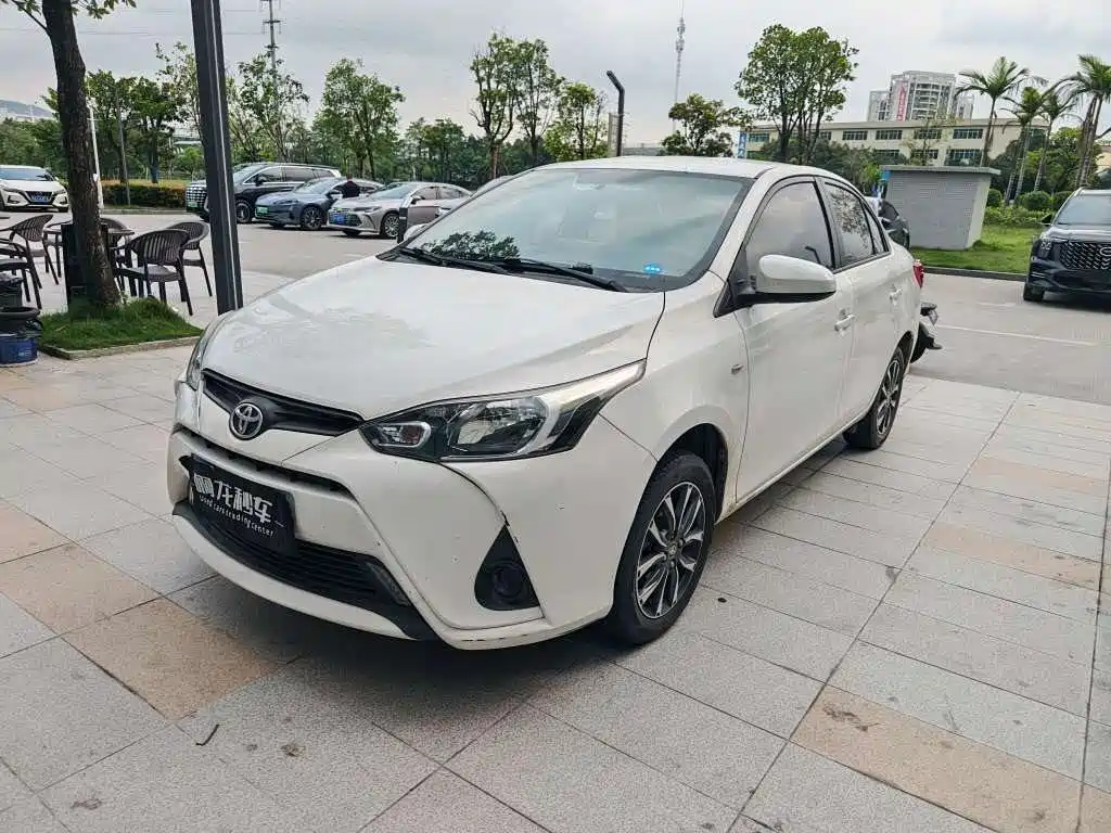 Toyota Yaris L 2020