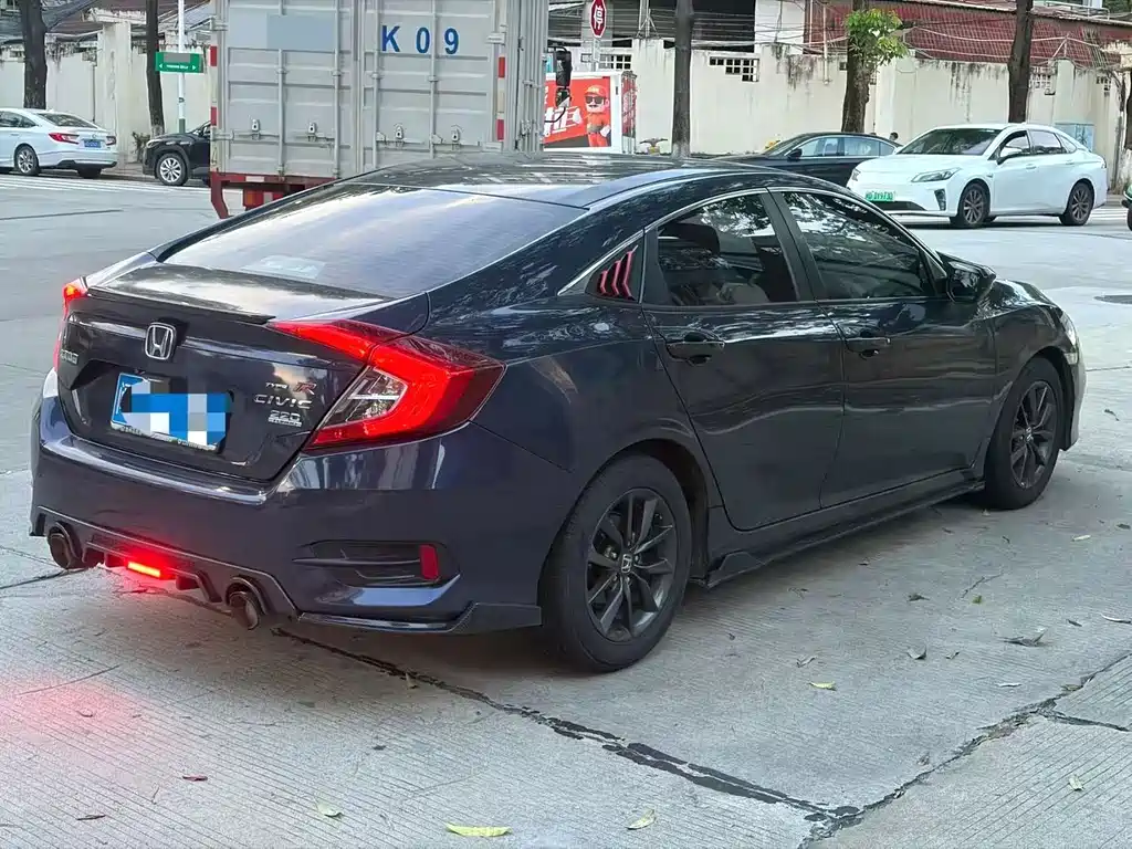 Honda Civic — миниатюра 6