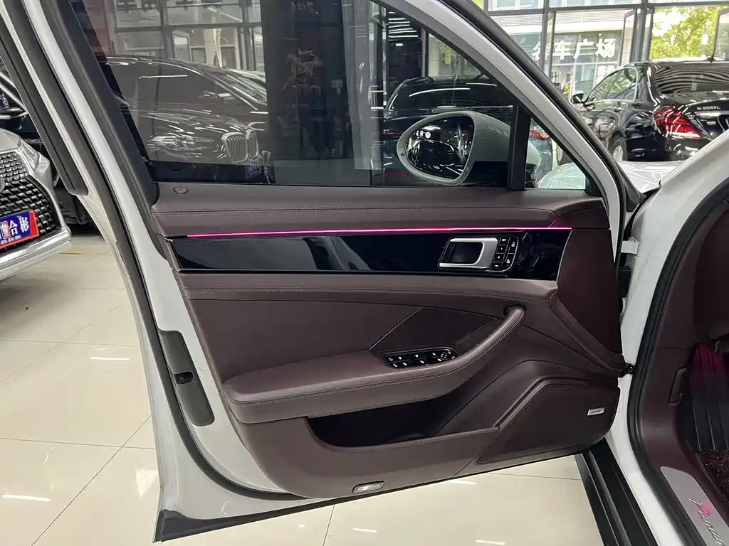 Porsche Panamera — миниатюра 7